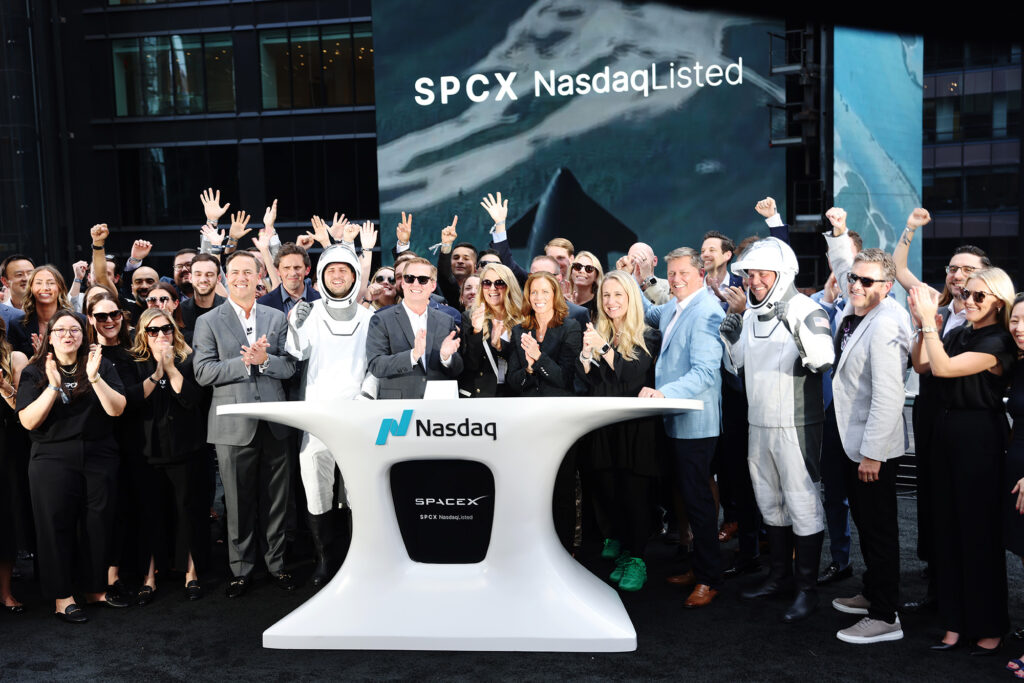 Musk Tembus Status Triliuner, IPO SpaceX Membuat Selisih Kekayaannya Tak Terkejar