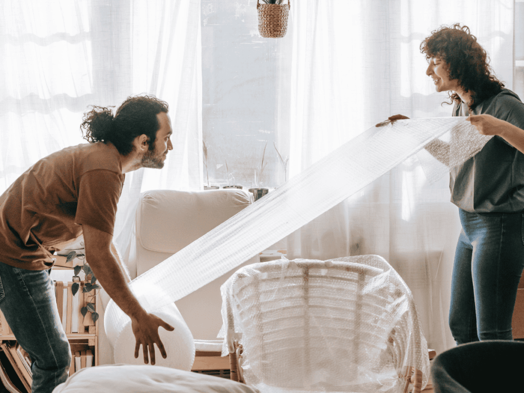Split-Shift Parenting, Cara Bagi Tugas Rumah yang Lebih Adil untuk Pasangan Sibuk