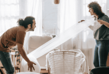 Split-Shift Parenting, Cara Bagi Tugas Rumah yang Lebih Adil untuk Pasangan Sibuk