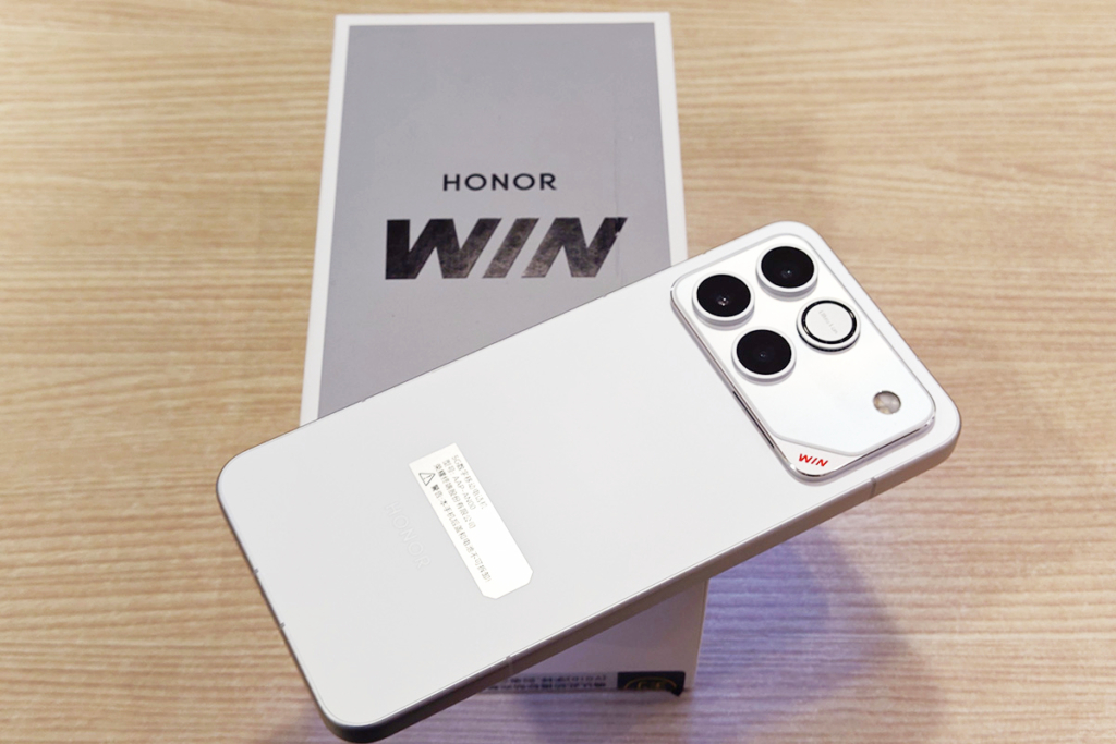 Honor Siapkan Layar 10.000 Nits dan Baterai Jumbo, Langkah Ekstrem yang Sulit Diabaikan