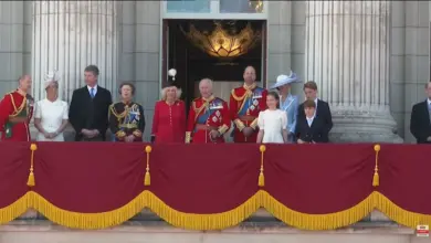 Balkon Buckingham Palace Kian Dipersempit, Charles Tunjukkan Wajah Baru Monarki