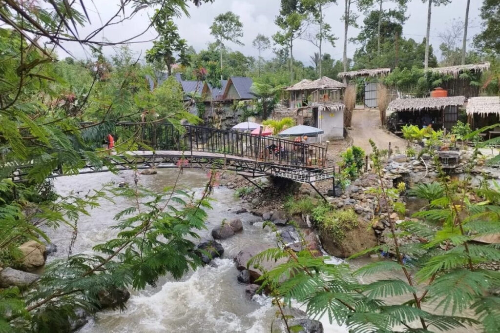 10 Glamping Pinggir Sungai di Jawa Barat, Dari Sentul hingga Pangalengan
