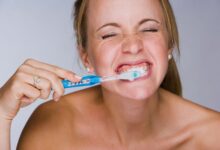 5 Kesalahan Menyikat Gigi yang Diam-Diam Bisa Merusak Enamel dan Gusi