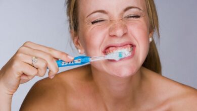 5 Kesalahan Menyikat Gigi yang Diam-Diam Bisa Merusak Enamel dan Gusi