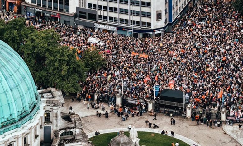 20 Ribu Warga Belfast Padati Aksi Anti-Rasisme, Citra Kota Kembali Dipertaruhkan