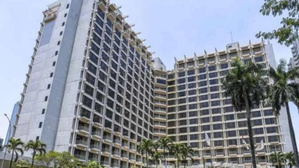 Eksekusi Hotel Sultan Ditolak, Bagir Manan Ingatkan Batas Kekuasaan Negara