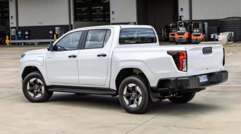 Hilux Pertama Toyota Kini Listrik, Tetap Siap Angkut Berat Dan Melibas Medan Sulit
