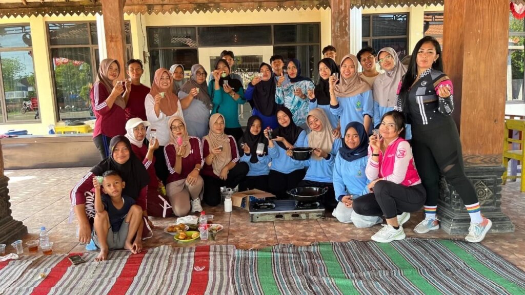 Minyak Jelantah Disulap Jadi Lilin Aromaterapi, Warga Bungo Diajak Lihat Peluang Cuan Baru