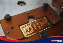 Emas dan Perak Terseret Jelang Rapat The Fed, Pasar Khawatir Suku Bunga Tetap Tinggi