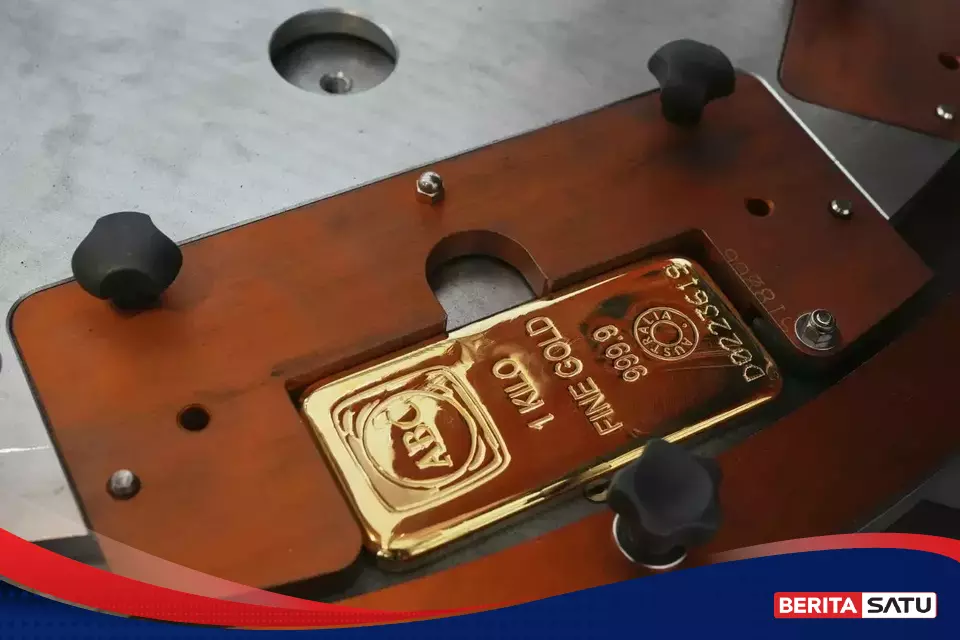 Emas dan Perak Terseret Jelang Rapat The Fed, Pasar Khawatir Suku Bunga Tetap Tinggi