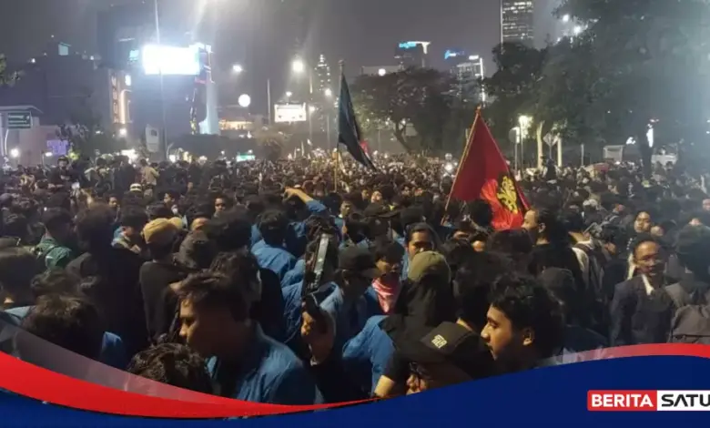 TNI-Polri Bersih-Bersih Usai Demo, Teddy Soroti Cepat Pulihkan Ruang Publik