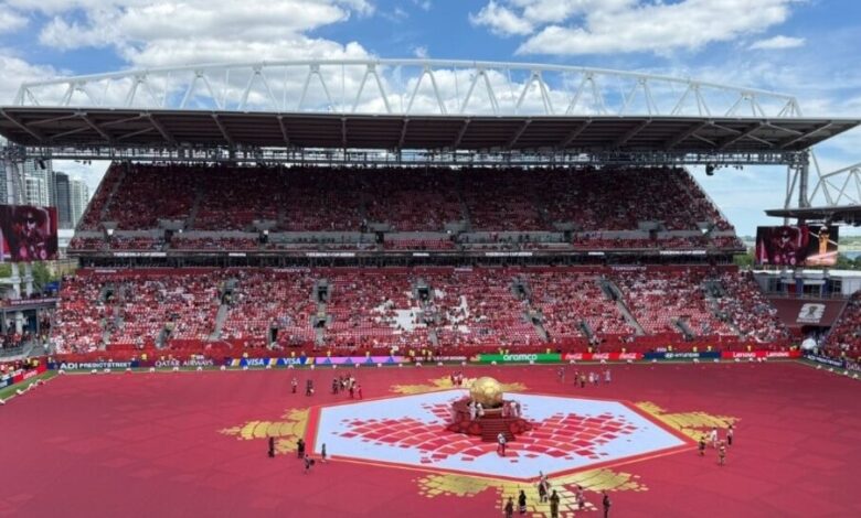 Tribun Sementara Stadion Toronto Dipertanyakan, Angin Kencang Bikin Penonton Tak Nyaman