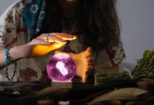 Pasangan Texas Diduga Telan $2,5 Juta Lewat Ritual Kutukan, Korban Disuruh Kirim Emas