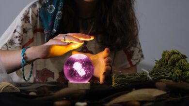 Pasangan Texas Diduga Telan $2,5 Juta Lewat Ritual Kutukan, Korban Disuruh Kirim Emas