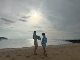 7 OOTD Ke Pantai Ala Est Supha, Simpel Tapi Tetap Rapi Dan Fotogenik
