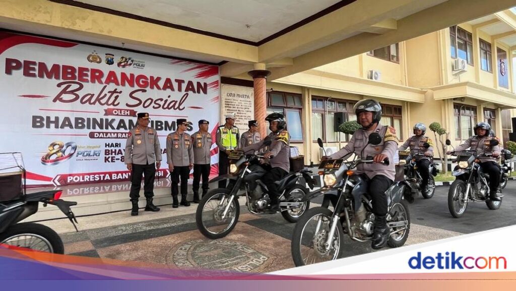 Polda Jatim Sebar 15.000 Kitab Suci ke Banyuwangi, Polisi Turun Bawa Pesan Harmoni