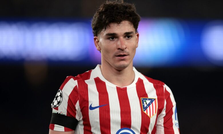 Negosiasi Julián Álvarez Menyusup ke Pesta Barcelona, Bantahan Atlético Justru Memantik Curiga