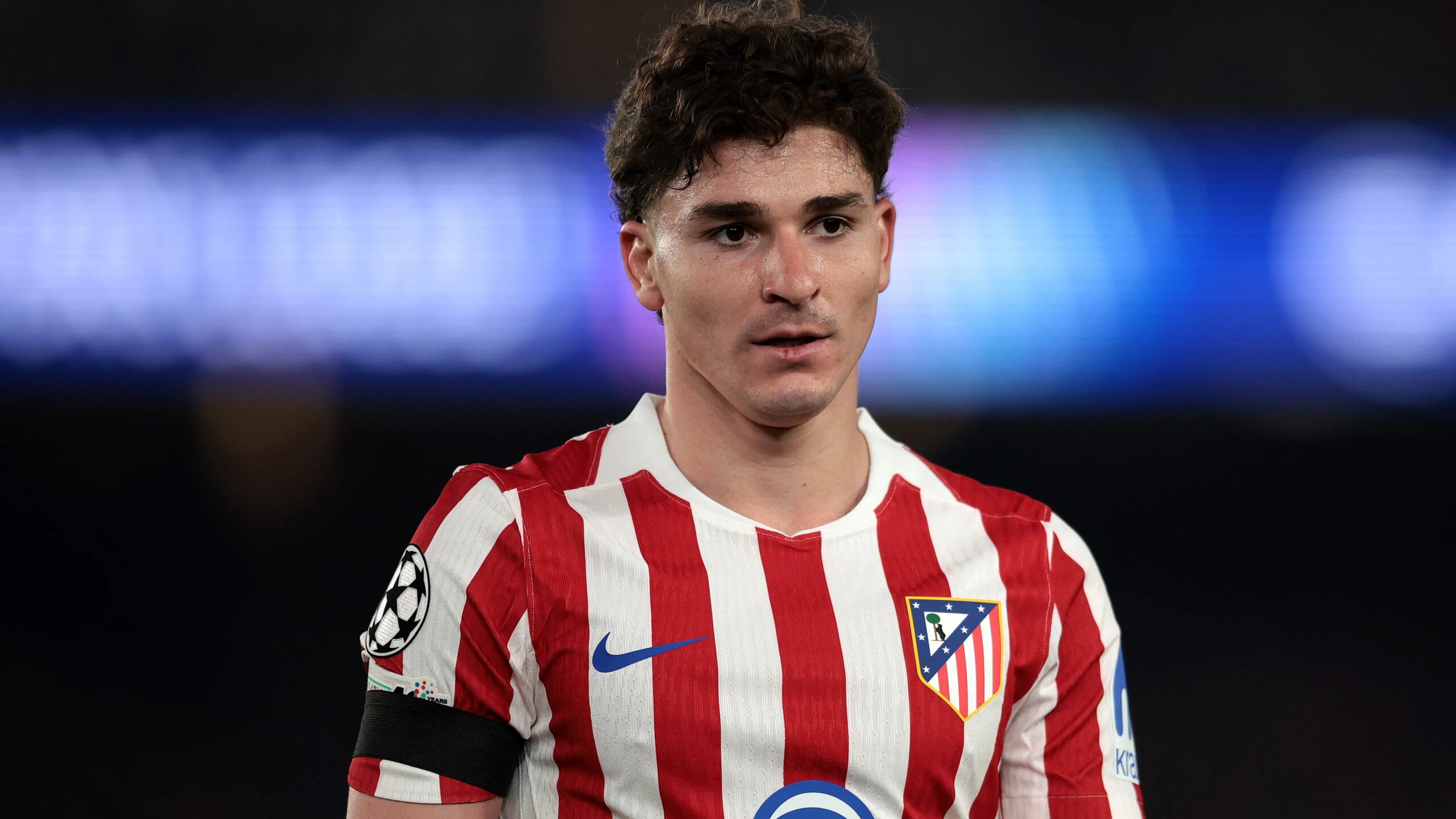 Negosiasi Julián Álvarez Menyusup ke Pesta Barcelona, Bantahan Atlético Justru Memantik Curiga