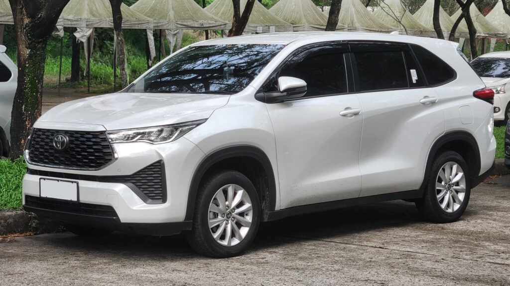 Penjualan Mobil Mei Merosot, Kijang Innova Tetap Tak Tersentuh di Puncak