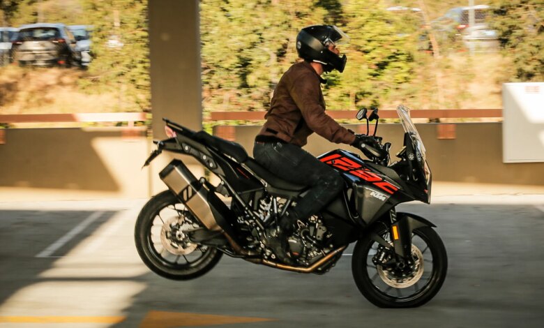Pengereman Kombinasi Jadi Kunci Aman, Sinsen Ingatkan Risiko Saat Motor Berhenti Mendadak