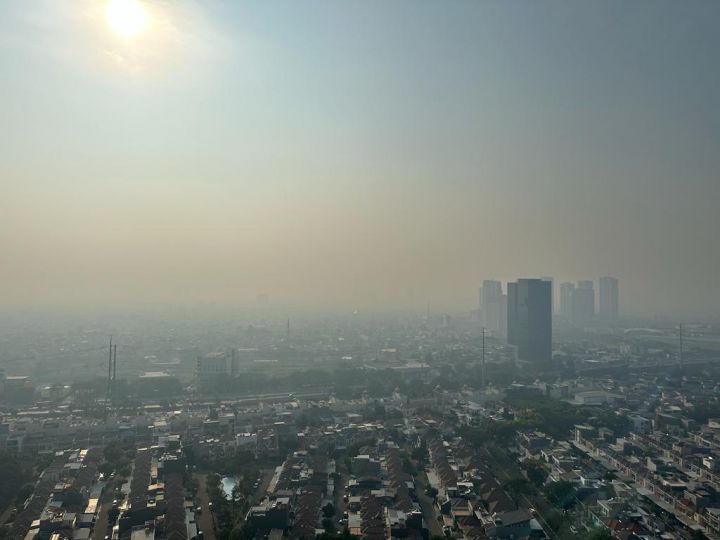 Jakarta Kembali Terselimuti Polusi, Warga Diminta Pakai Masker dan Batasi Aktivitas Luar