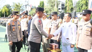Kapolda Jatim Bagikan 2.055 Kitab Suci di Banyuwangi, Pesan Kerukunan Menguat