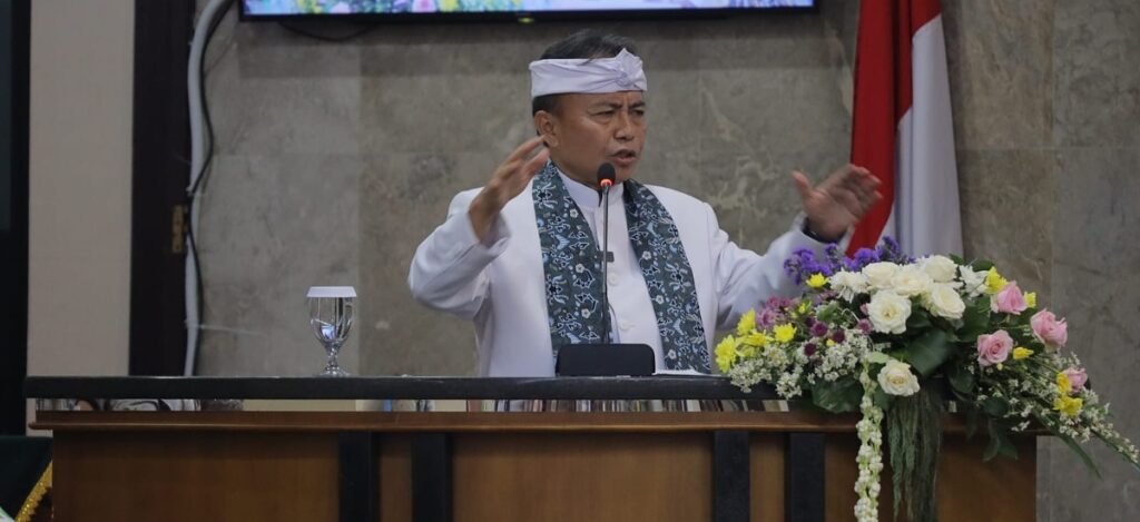 Jawa Barat Istimewa Harus Dimulai dari RT dan RW, Pesan Kuat Herman Suryatman dari Cirebon