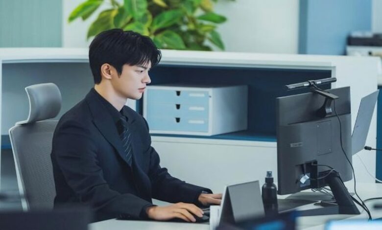 Seo In-guk dan Park Ji-hyun Bawa Romansa Kantor Penuh Burnout di TvN