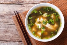 4 Manfaat Miso Soup yang Sering Diremehkan, dari Usus hingga Berat Badan
