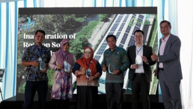 APL Perluas PLTS Atap di Jawa Timur, Jejak Karbon Distribusi Kesehatan Makin Turun