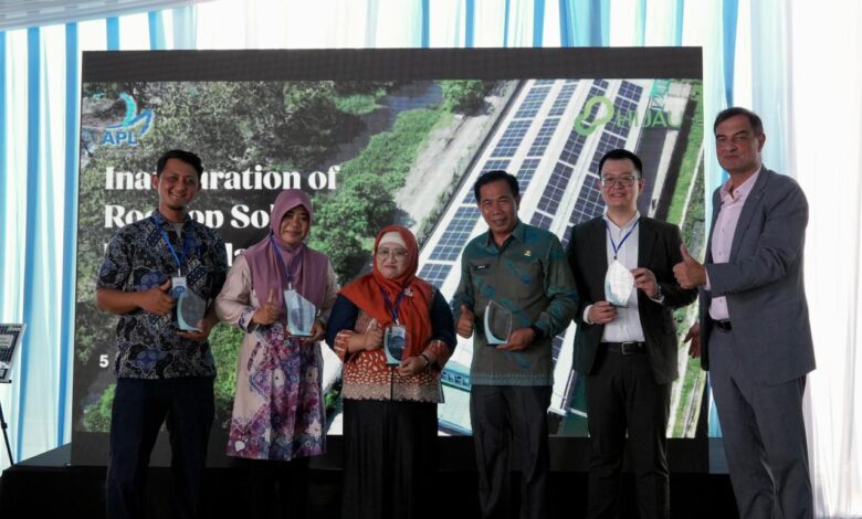 APL Perluas PLTS Atap di Jawa Timur, Jejak Karbon Distribusi Kesehatan Makin Turun