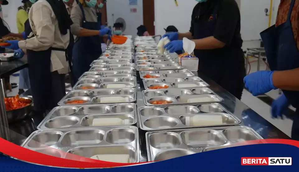KemenHAM Bela MBG Tetap Jalan, Soroti Evaluasi Bukan Vonis Pelanggaran