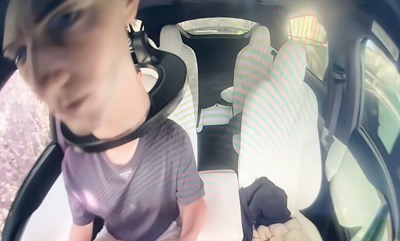 Boneka Ronaldo Murah Ini Bisa Menipu Kamera Tesla, Pengemudi Bisa Terlelap