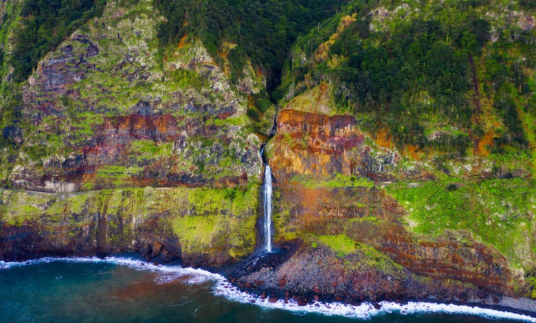 7 Prompt Gemini AI untuk Foto Liburan di Madeira yang Terlihat Nyata