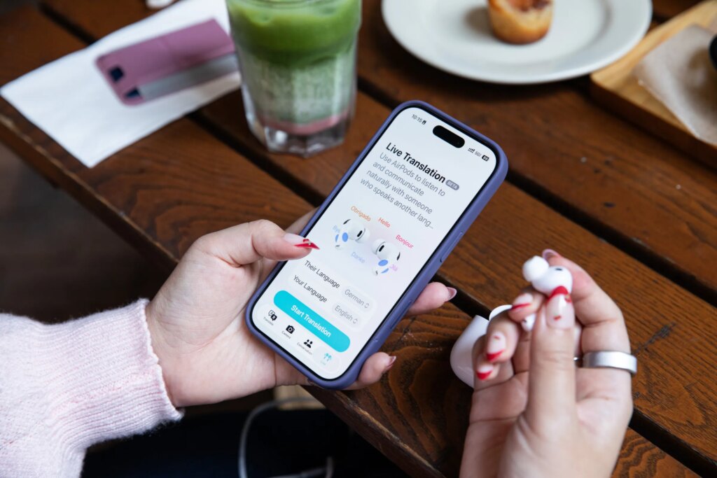 Apple Siap Ubah iPhone Anniversary Total, AirPods Berkamera Jadi Taruhan Besarnya