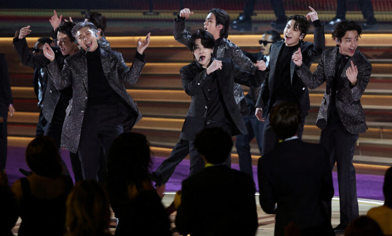 Demi Nonton BTS di GBK, ARMY Rela Sewa Warnet Gaming untuk Menang War Tiket