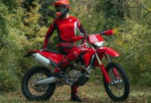 Ducati Punya Trail Jalan Raya Pertama, Desmo450 EDS Tembus 42 Hp