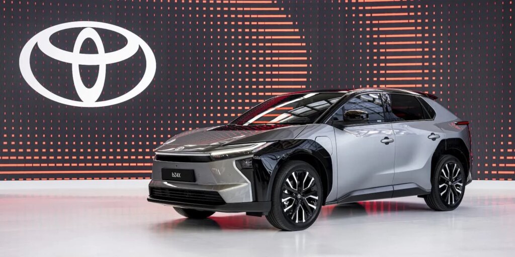 Toyota Baru Jual 42 Unit Mobil Listrik di Indonesia, Pasar Murah Makin Menjauh