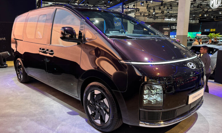 Hyundai Staria Hybrid dan EV Muncul di Data Indonesia, Tapi Penjualannya Masih Gantung
