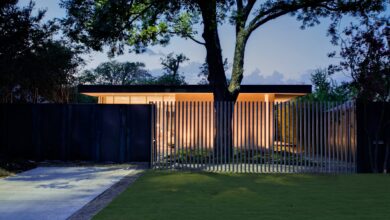 7 Desain Pagar Hijau yang Tetap Sulit Dipanjat, Cocok untuk Rumah Modern