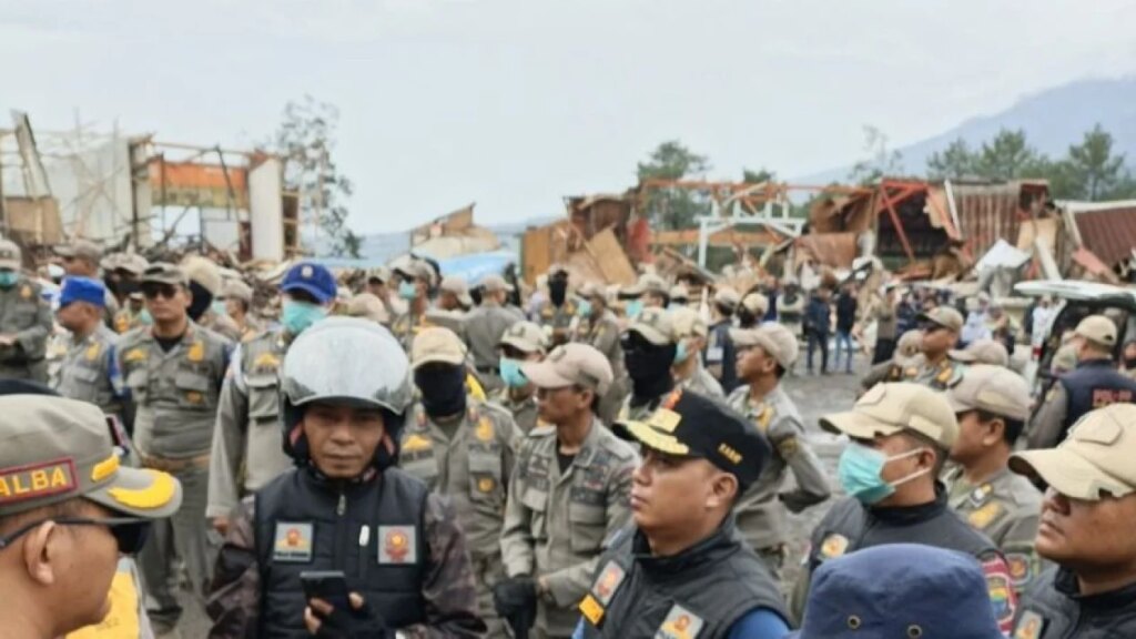 KDM Janjikan Modal Rp10 Juta dan Jalan Kerja Baru untuk Pedagang Puncak Tergusur