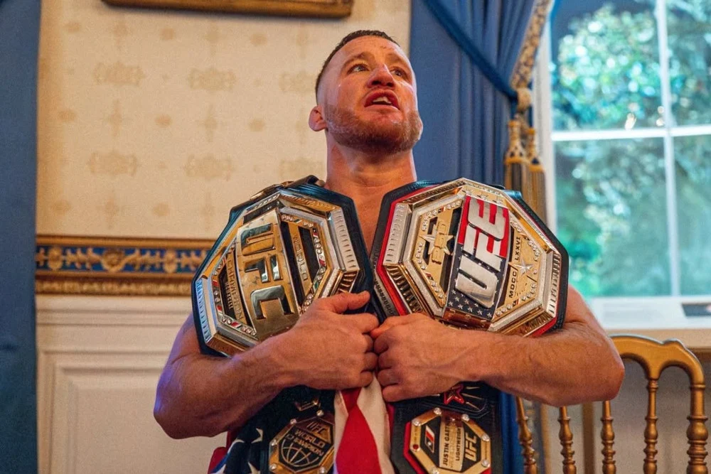 Gaethje Rebut Sabuk Lightweight UFC, Topuria Tumbang dan Rekor Sempurnanya Hancur