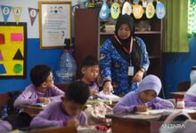 76 Sekolah Kaya Dicoret, Anggaran Makan Gratis Kini Diburu ke Daerah 3T