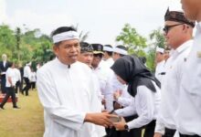 Dedi Mulyadi Lantik 720 ASN di Lapangan Desa, Pesan Keras Soal Tugas Mereka