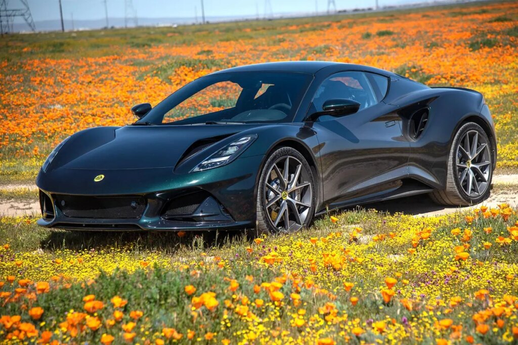 Lotus Ubah Arah, Mobil Listrik Penuh Ditunda dan Bensin Kembali Diberi Ruang