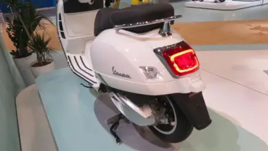 Italjet Dragster 300 vs Vespa GTS SuperTech 310, Dua Skuter Italia dengan Karakter Berlawanan
