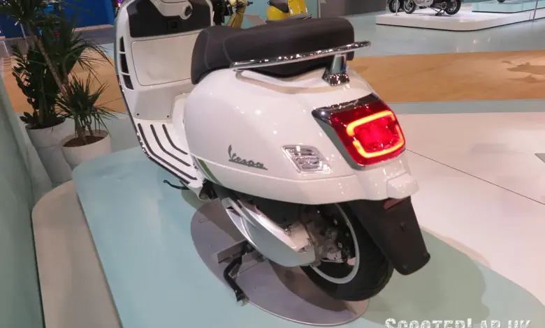 Italjet Dragster 300 vs Vespa GTS SuperTech 310, Dua Skuter Italia dengan Karakter Berlawanan