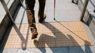 Guiding Block Sering Terhalang, Hak Pejalan Tunanetra di Kota Ikut Terancam