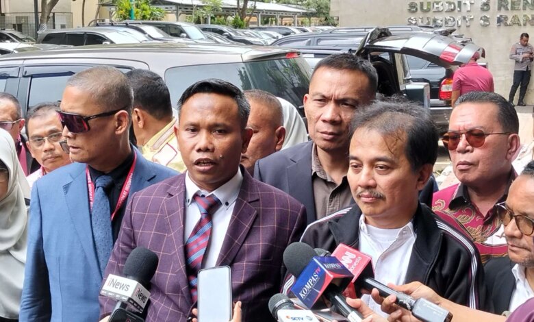 Penangkapan Roy Suryo Dipersoalkan, Kuasa Hukum Sebut Ada Bau Kepentingan Jokowi