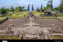 Gunung Lawu Masih Aktif, Di Baliknya Ada Candi, Warung Tertinggi, Dan Tradisi Sakral